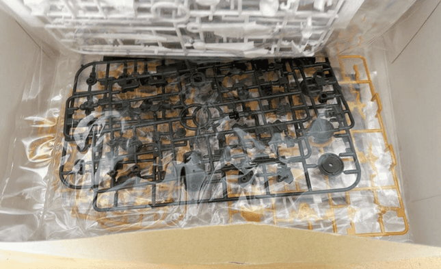 Code Geass Lancelot Conquista HG BANDAI model Kit - Picks Japan